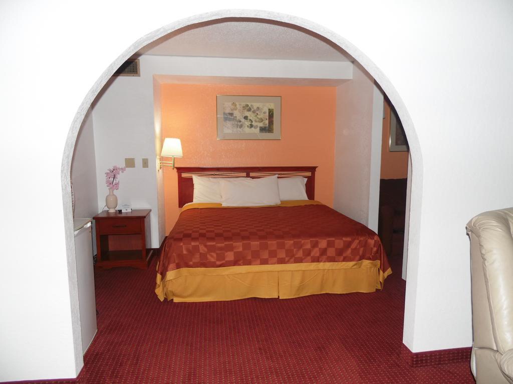 American Inn & Suites Boone Quarto foto